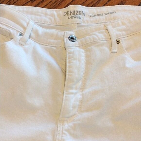 Levi's Denizen White High- Rise Shorts - Picture 2 of 10